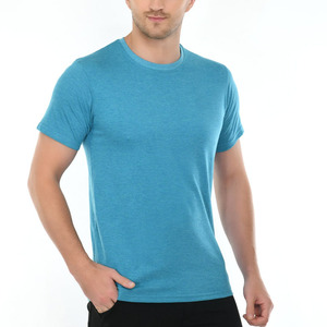 Camiseta de Algodón para Hombre, Color Azul Cielo, Corte Regular, con Impresión de Logotipo Personalizado, Diseño Sólido - Product Image 2