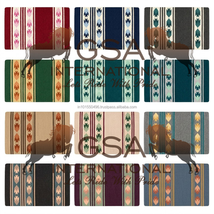 Couverture de selle pour l'équitation, l'entraînement et la compétition, 34x34, personnalisable, 100% laine de Nouvelle-Zélande, disponible en différentes couleurs et tailles. - Product Image 6