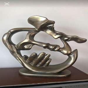 Sculpture contemporaine en aluminium coulé, créée pour sublimer les intérieurs modernes avec une profondeur sculpturale et un équilibre artistique. - Product Image 5