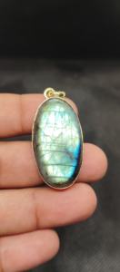 Pendentif en laiton plaqué or avec cabochon en labradorite verte naturelle pour mariage, fête ou anniversaire - Product Image 3