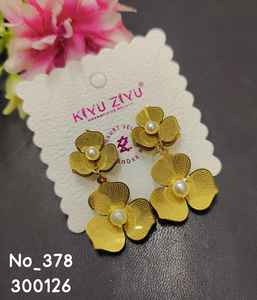 Modernos Pendientes de Acero Inoxidable con Baño de Oro y Diseño Geométrico para Fiestas de Mujeres a la Moda - Product Image 1