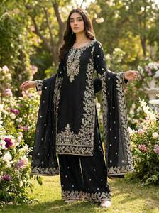 Conjunto de Traje de Boda Tradicional de 3 Piezas para Mujer, Color Rosa, con Bordado de Seda GMY, Manga Larga, Kurta, Palazzo y Dupatta - Product Image 5