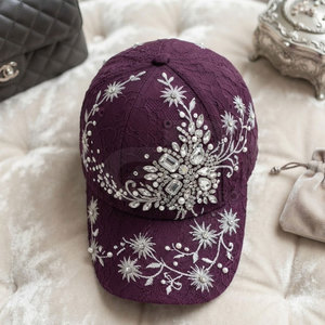 Casquette de baseball florale en dentelle pour femme avec broderie élégante, accents en strass et sangle – Tendance, décontractée, pour l'été et l'extérieur - Product Image 2
