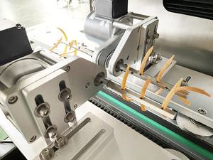 Máquina Aplicadora de Etiquetas, Sistema Automático de Etiquetado Termoencogible para Envases Redondos, Cuadrados y Ovalados - Product Image 3