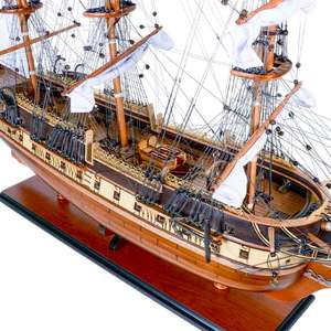 T012 - Maquette de bateau en bois USS Constitution, coque peinte avec incrustations, avec support de présentation, décoration nautique artisanale pour la maison, 95Lx29Wx77H cm - Product Image 4