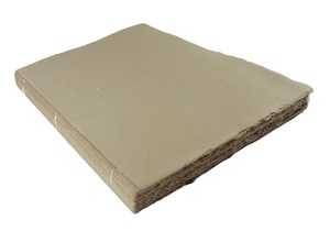 Carnet en papier de coton fait main, 84 feuilles/168 pages, bords festonnés, recyclé, format compact - Product Image 1