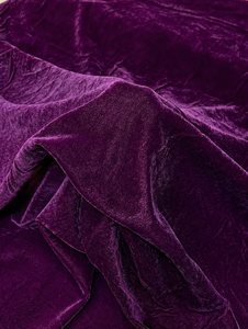 Tissu de velours brodé de luxe de qualité supérieure pour robes de mariée, lehenga de mariée et robes de soirée, disponible à la vente - Product Image 3
