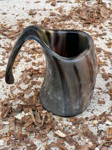 Taza de cuerno de búfalo ecológica hecha a mano, Copa vikinga pulida grande | Decoración rústica moderna para el hogar, Bar o restaurante - Product Image 2