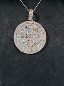 จี้เพชรโมอิสซาไนต์แบบสั่งทำพิเศษ ตัวอักษรชื่อแบบฮิปฮอป ประดับเพชรเต็มตัว  จี้เงินแท้ 925  จี้วงกลมสองสีแบบสั่งทำพิเศษ - Product Image 6