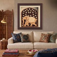 Décoration murale en relief sculpté en bois d'éléphant encadré avec motif d'arche florale pour la décoration intérieure