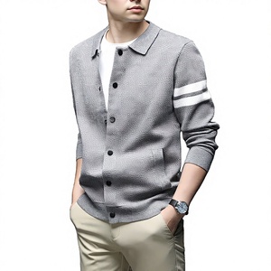 Cardigan d'hiver respirant pour homme, uni, à boutons, à manches longues, col à revers, en maille, avec logo frontal, polyester/coton - Product Image 1
