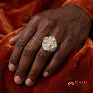 Anillo de Moissanita Baguette con Cruz Chapado en Oro de 14K para Hombre, Joyería de Lujo Estilo Hip Hop Iced Out, Diseño de Regalo - Product Image 4