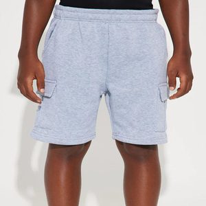 Pantalones cortos de mezclilla para niños, estilo relajado y moderno, con tacto suave y cintura ajustable, ideales para movimiento activo. - Product Image 2