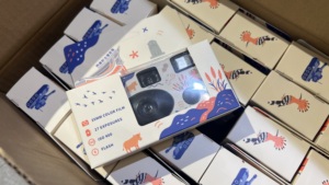 Appareil photo jetable 35 mm personnalisé, à focale fixe, corps en plastique, avec impression de logo, cadeau promotionnel - Product Image 3