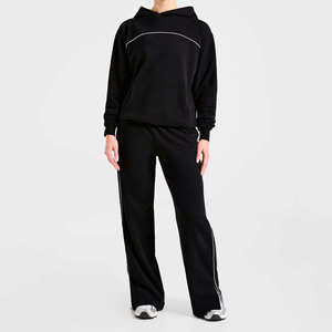 Conjunto Deportivo para Mujer, Sudadera con Capucha Negra Extra Grande con Detalles en Contraste, Conjunto Atlético Informal a Juego - Product Image 6