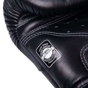 Gants de boxe Muay Thai professionnels en cuir Twins SA-001 noirs, respirants, pour sparring, avec fermeture unisexe et rembourrage de pouce sécurisé - Product Image 5