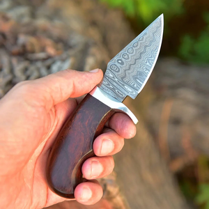 Cuchillo de Desollado de Acero de Damasco Hecho a Mano con Hoja Recta de Punta Caída, Mango de Palisandro, 7 Pulgadas, Funda de Cuero, OEM/ODM - Product Image 3