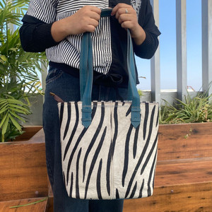 Sacs fourre-tout en cuir recyclé imprimé animal personnalisé de qualité OEM sac à main de fabricant de créateur de luxe et sac à main en cuir coloré pour femmes - Product Image 4