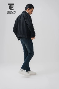 เสื้อแจ็คเก็ตฤดูหนาวผู้ชายสั่งทำขายส่ง คุณภาพสูง ทรงโอเวอร์ไซส์ กันลม พร้อมฮู้ดขนสัตว์ ตกแต่งด้วยกระดุม บุด้วยใยฝ้าย - Product Image 2