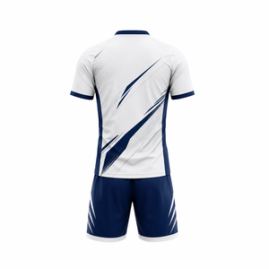 Ensemble d'uniformes de performance pour club de football – Maillot et short personnalisés avec un design moderne et une technologie de tissu respirant - Product Image 2