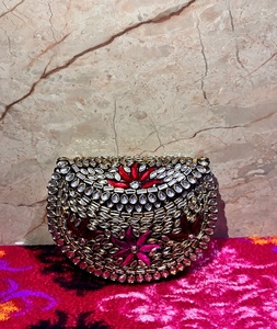Bolso de Mano de Noche para Mujer, Marca KUNDAN con Resina, Nuevo, Venta Directa de Fábrica, Gran Espacio - Product Image 1