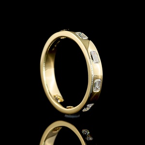 Anillo Gypsy de Diamante de Corte Esmeralda de 0.5 Quilates Certificado por IGI, Oro Amarillo Sólido de 18K, Banda Ancha, Venta al Por Mayor - Product Image 4