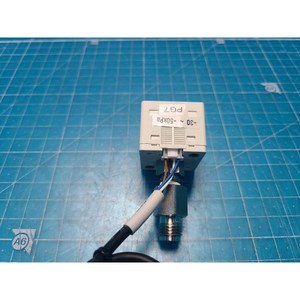 Capteur de pression numérique SUNX DP-101, utilisé comme pièce détachée pour équipement semi-conducteur d'occasion - Product Image 3