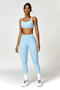 Sujetador deportivo Camila azul hielo con logo personalizado, escote en forma de corazón, nuevo y de alto impacto para gimnasio y fitness para mujer. - Product Image 5