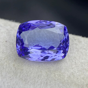 Pierre naturelle certifiée Tanzanite 9x7 MM, taille coussin longue, avec une couleur et un lustre excellents, Zoisite naturelle 2,11 carats, clarté impeccable - Product Image 1