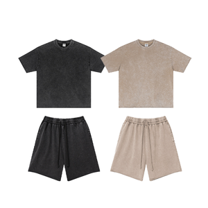 ชุดเสื้อยืดและกางเกงขาสั้นผ้าฝ้าย 100% น้ำหนัก 330GSM ระบายอากาศได้ดี สไตล์วินเทจสตรีทแวร์ ย้อมสีแบบ Snow Wash สำหรับทุกเพศ  ชุดลำลองถักนิตสำหรับฤดูร้อนสำหรับผู้ชาย - Product Image 1