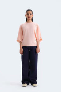T-shirts à manches chauve-souris pour femmes, coupe ample, col rond, style décontracté, été, marques privées acceptées. - Product Image 1
