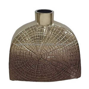 Florero de Metal Vintage Diseñado para Decoración Clásica de Interiores, Adorno para Mesa de Comedor o Estante - Product Image 4