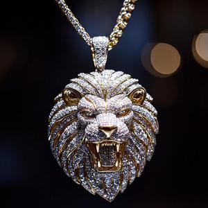 Briva Jewels BP-90 Collier Pendentif Tête de Lion Rugissant Sertie de Zircons Cubiques et Moissanite, Plaqué Or et Argent, Bijou Animalier Hip Hop pour Homme - Product Image 2