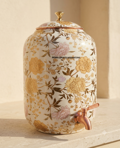Distributeur d'eau en cuivre pur gravé de motifs floraux décoratifs – Distributeur d'eau en cuivre de qualité supérieure - Product Image 1