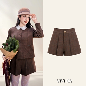Shorts de Mujer de Cintura Alta con Pliegues, Diseño a Cuadros Marrones, Corte en A, Estilo Casual, Mini Shorts Estructurados, Marca LEVI - Product Image 1