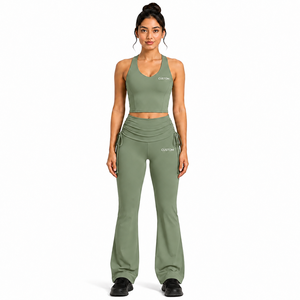 Conjunto de yoga al por mayor para mujer: Top corto racerback y pantalones acampanados fruncidos con cordón, conjunto de dos piezas para entrenamiento, ropa deportiva de marca privada. - Product Image 1