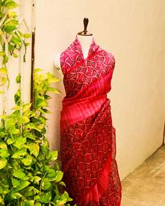 Magnifique saris en organza pur imprimé papillon riche bordure Kanchi avec des glands Pallu en cours d'exécution pour la fête - Product Image 4