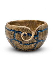 Cuenco Redondo de Madera para Hilos con Patrón de Vetas Azules, Hecho a Mano para Tejer y Hacer Ganchillo, Diseño Simple - Product Image 2