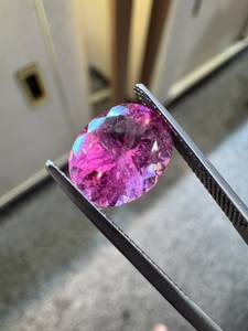 Turmalina Rosa Natural, Corte Ovalado, 3.91CT, Gema Suelta Facetada con Juego de Color/Fuego, Origen África, para Joyería y Coleccionistas, Zehra - Product Image 3