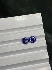 Jai Narayan Gems - Par de Gemas Preciosas de Tanzanita Natural de 2.37 Ct, Corte Brillante, Color Azul Violeta, con Certificado de Terceros - Product Image 2