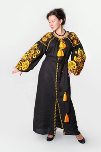 Personalización de fábrica Volver Vestido bordado de color amarillo ucraniano Vestido largo tradicional gitano - Product Image 2