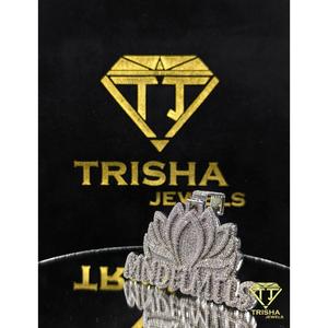 จี้รูปดอกบัวแบบปรับแต่งได้ ประดับเพชรโมอิสซาไนต์ VVS เงินแท้ 925 ดีไซน์ Iced Out เครื่องประดับสำหรับทุกเพศ โดย Trisha Jewels - Product Image 4