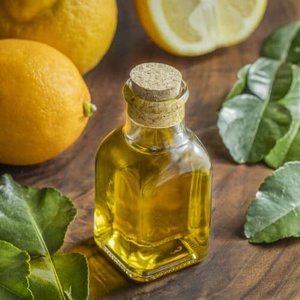 OEM Pure Lemon Essential <b>Oil</b> <b>for</b> <b>Diffuser</b> Aromatherapy Skincare Hair Care Anti Acne Brightening <b>Oil</b> Bulk Private Label Supplier - Product Image 2