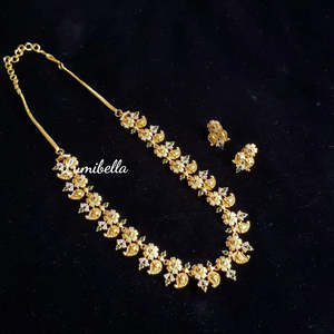 Floral Matte Fashion Jewelry Necklace Set - Product Image 1