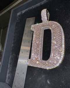 Pendentif initial personnalisé en argent 925 plaqué or 18 carats avec moissanite VVS taille brillant rond, style hip-hop de luxe pour soirée - Product Image 4