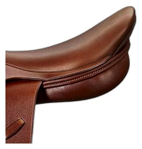 Selle d'équitation anglaise personnalisée en cuir véritable marron avec arceau en bois pour le dressage et le saut d'obstacles, idéale pour la pratique du close contact. - Product Image 3