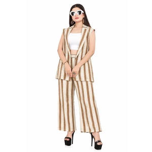 ชุดเดรสผ้าฝ้ายกันน้ำ ระบายอากาศได้ดี เป็นมิตรกับสิ่งแวดล้อม แต่งขอบสีทองและสีขาว สวยงาม เหมาะสำหรับใส่ไปทำงานและไปงานปาร์ตี้ - Product Image 1