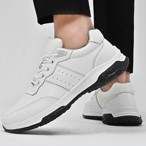 Chaussures décontractées blanches en cuir véritable pour hommes, baskets tendance en cuir de vache souple pour l'automne, confortables et légères pour le quotidien - Product Image 3