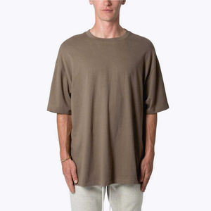 Camiseta de Algodón Grueso Transpirable con Logotipo Personalizado para Hombre, Ajuste Cómodo con Estampado Digital, Tejido Liso Teñido y Lavado, Ropa Usada - Product Image 1