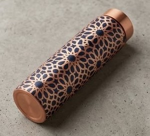 Bouteille d'eau artisanale en cuivre pur de qualité supérieure, motif géométrique gravé au laser, vaisselle ayurvédique pour la santé, anti-fuite, bien-être - Product Image 4